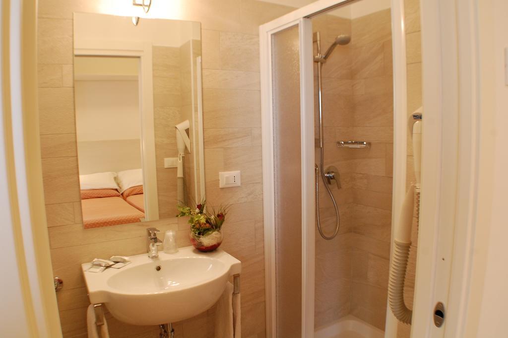 Hotel Nelson Rimini Esterno foto