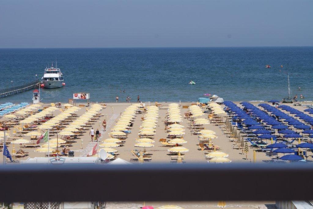 Hotel Nelson Rimini Esterno foto