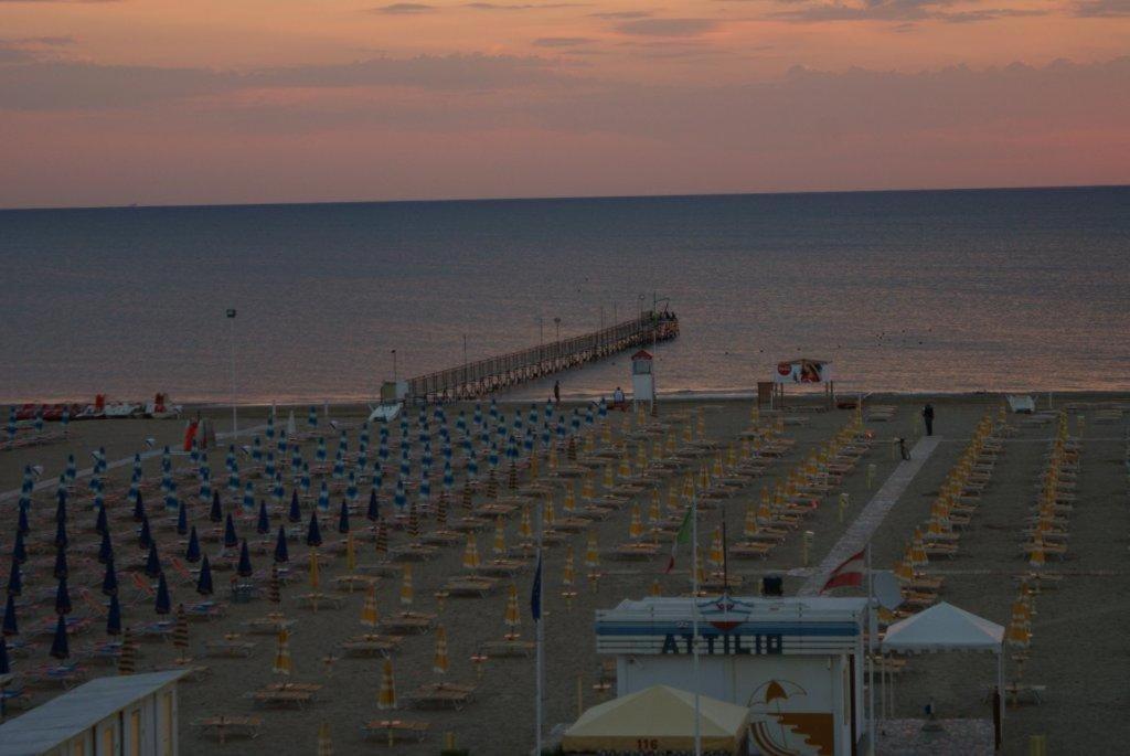 Hotel Nelson Rimini Esterno foto