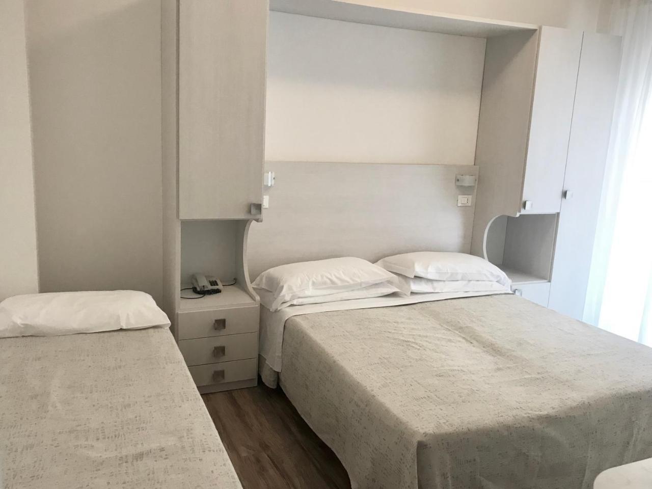 Hotel Nelson Rimini Esterno foto