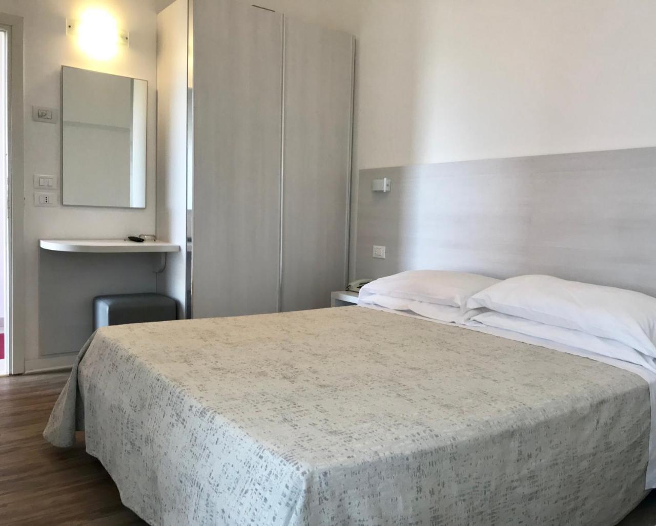Hotel Nelson Rimini Esterno foto