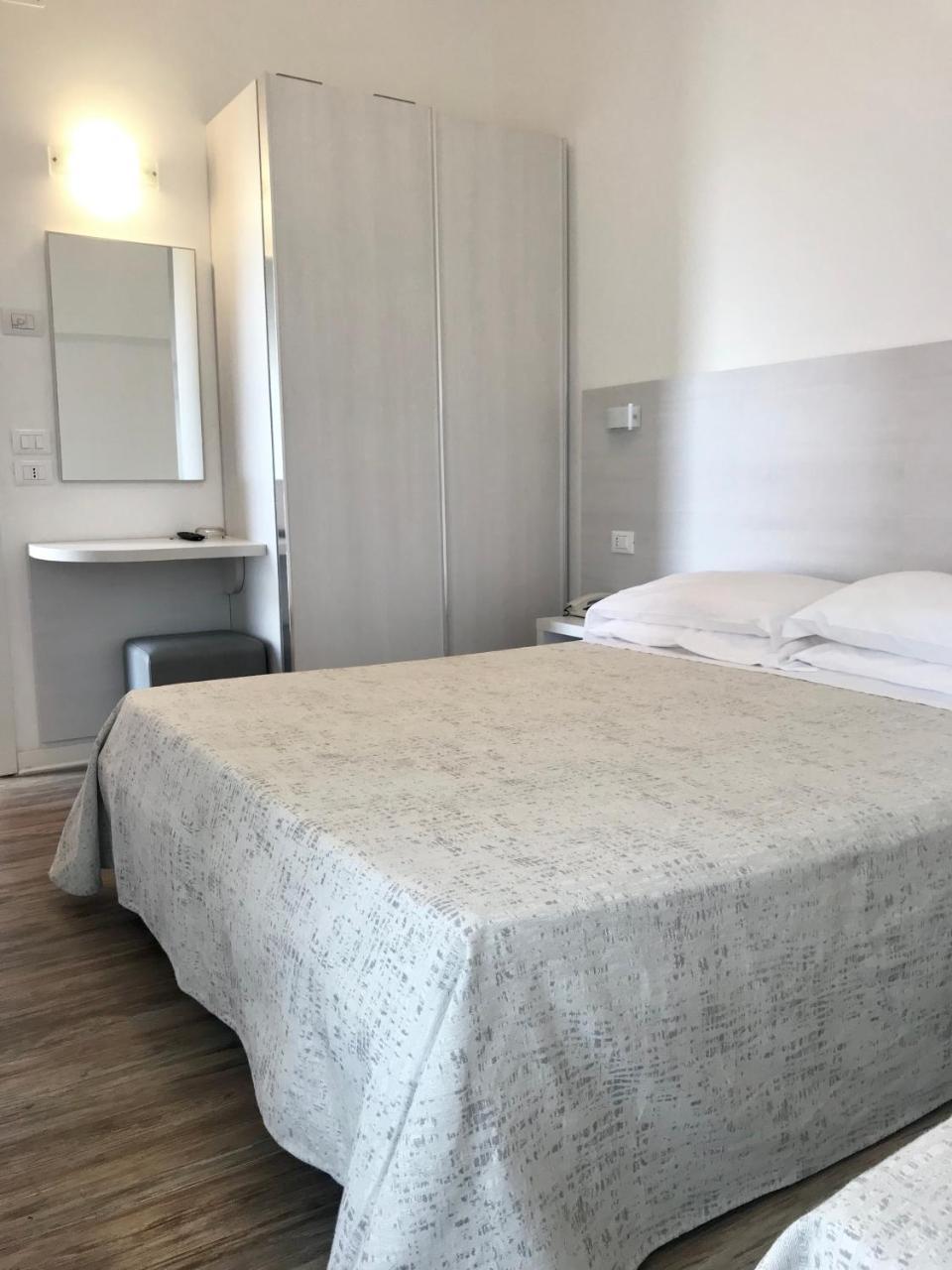 Hotel Nelson Rimini Esterno foto